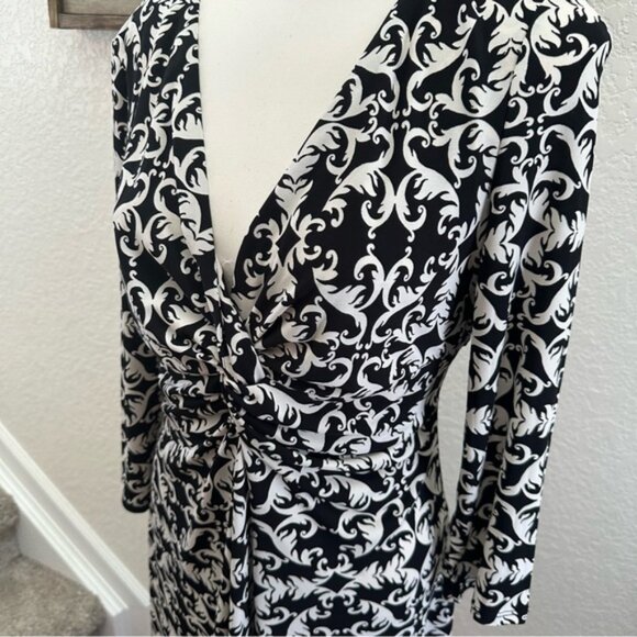 WHBM twist front stretch knit dress long sleeve ladies‎ size 12 - Picture 2 of 7